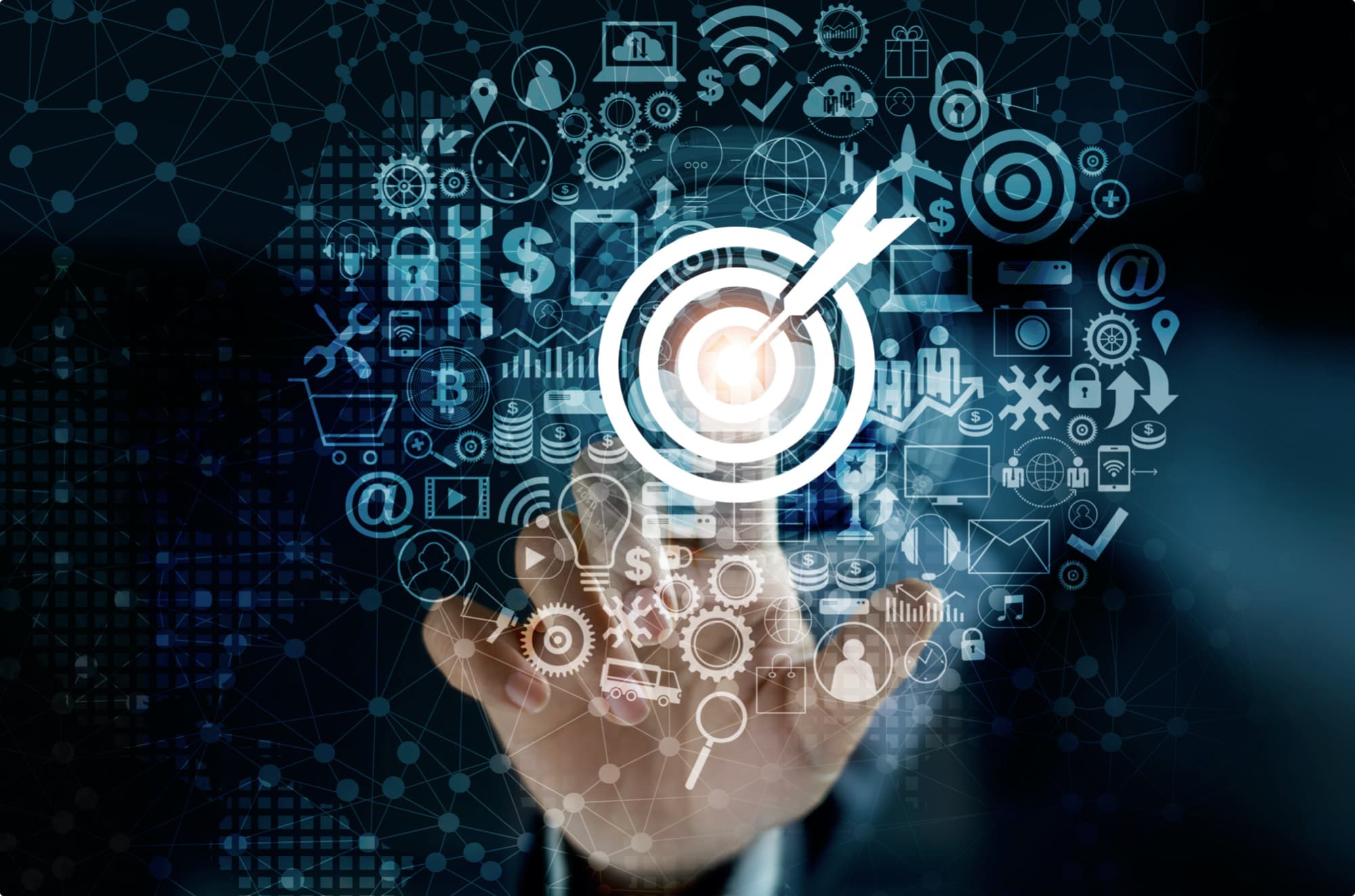 Hand berührt virtuelle Schaltfläche