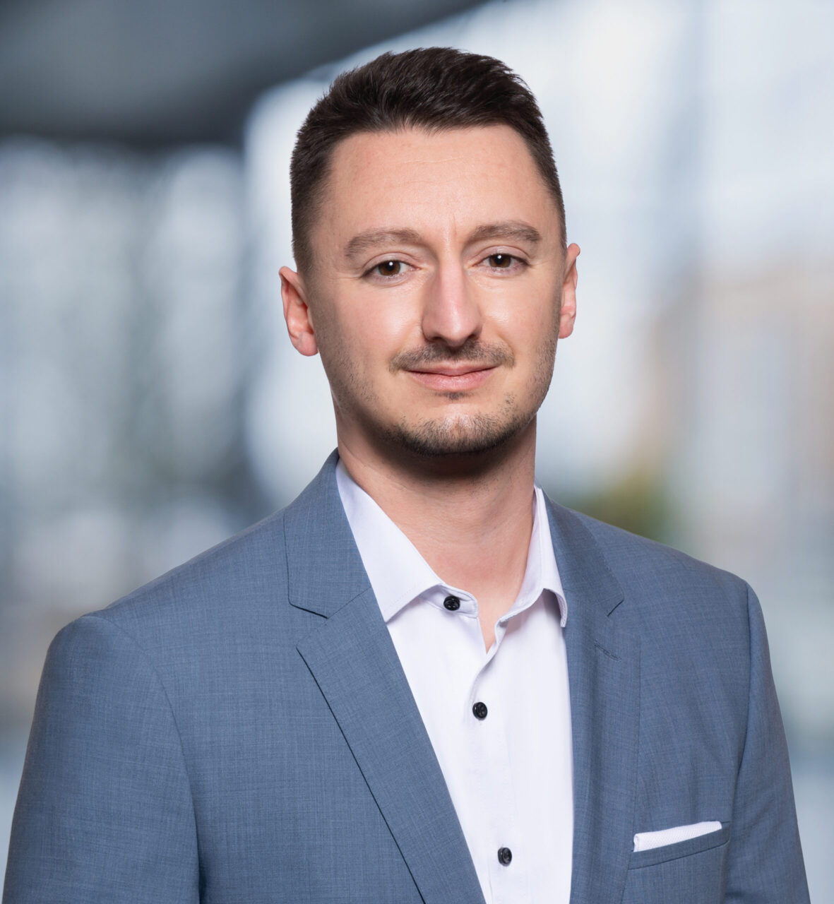 Herr Sebastian Forst head of operation MEYHEADHUNTER Deutschland GmbH Herr Sebastian Forst head of operation MEYHEADHUNTER Deutschland GmbH